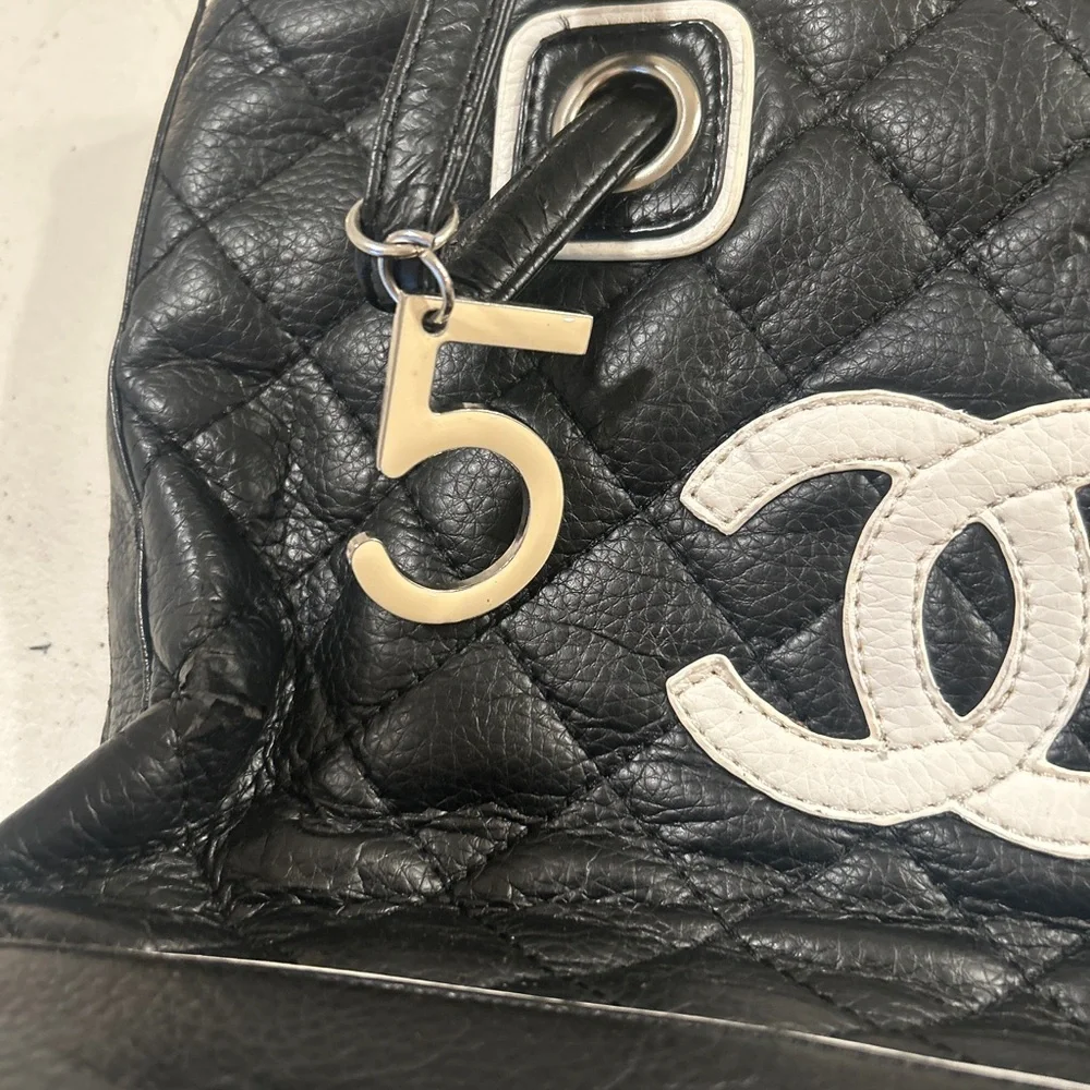 Chanel Black Quilted Purse In Fair Condition. Has Damage Please See Photos! - Picture 12 of 17